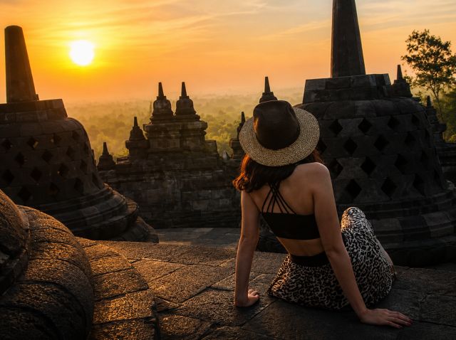 Sharing Tour Borobudur Sunrise View Point and Prambanan Temple