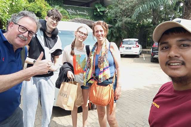 Location de voiture privée à Java avec chauffeur