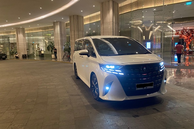 Rent a car with a driver in Depok Sleman Yogyakarta, Hire a Driver with car near Depok Sleman Yogyakarta