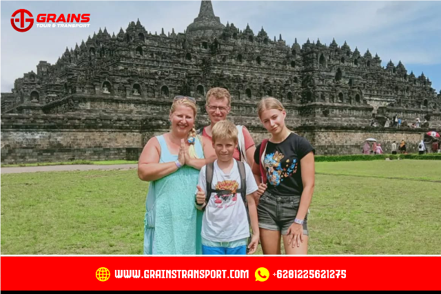 Borobudur Sunrise Tour from Inside the Temple and Prambanan