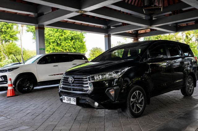 Hiring a Car and Driver in Jakarta