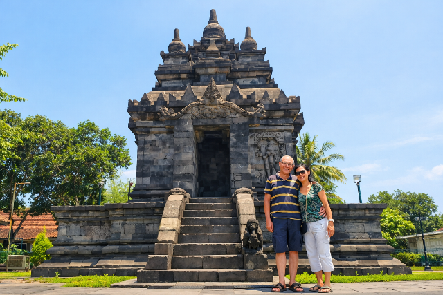 Car Rental in Magelang with a Driver