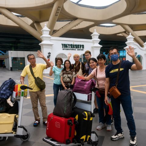 Car Rental with Driver on Java for Tourists and Travelers