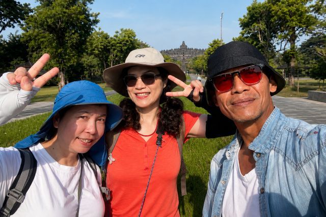 Renting a Car with a Driver in Borobudur