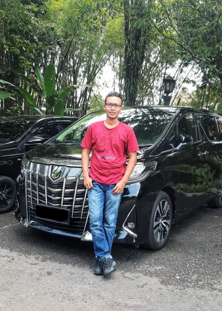 rent a vip car in yogyakarta with professional driver
