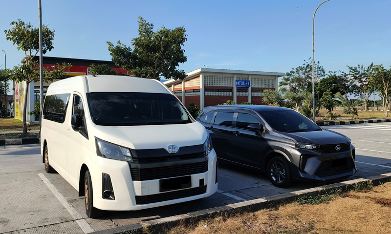 Rent a car with a driver in Jogjakarta