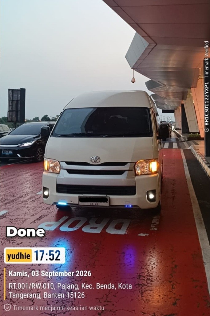 car rental with driver in Jakarta airport, rent a car with a driver in Jakarta airport, Jakarta airport car rental with a driver