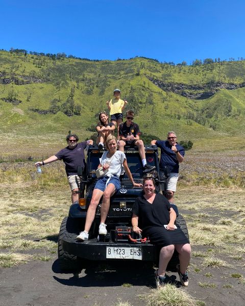Rent a car with a driver in Java Island